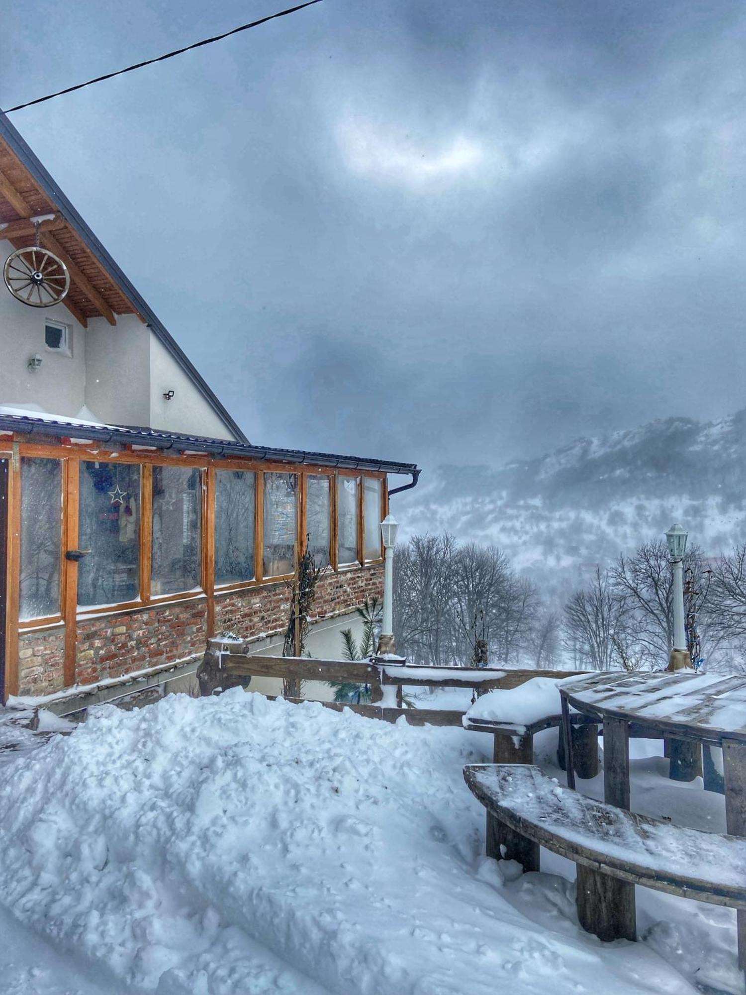 Konak Umoljani Exteriör bild