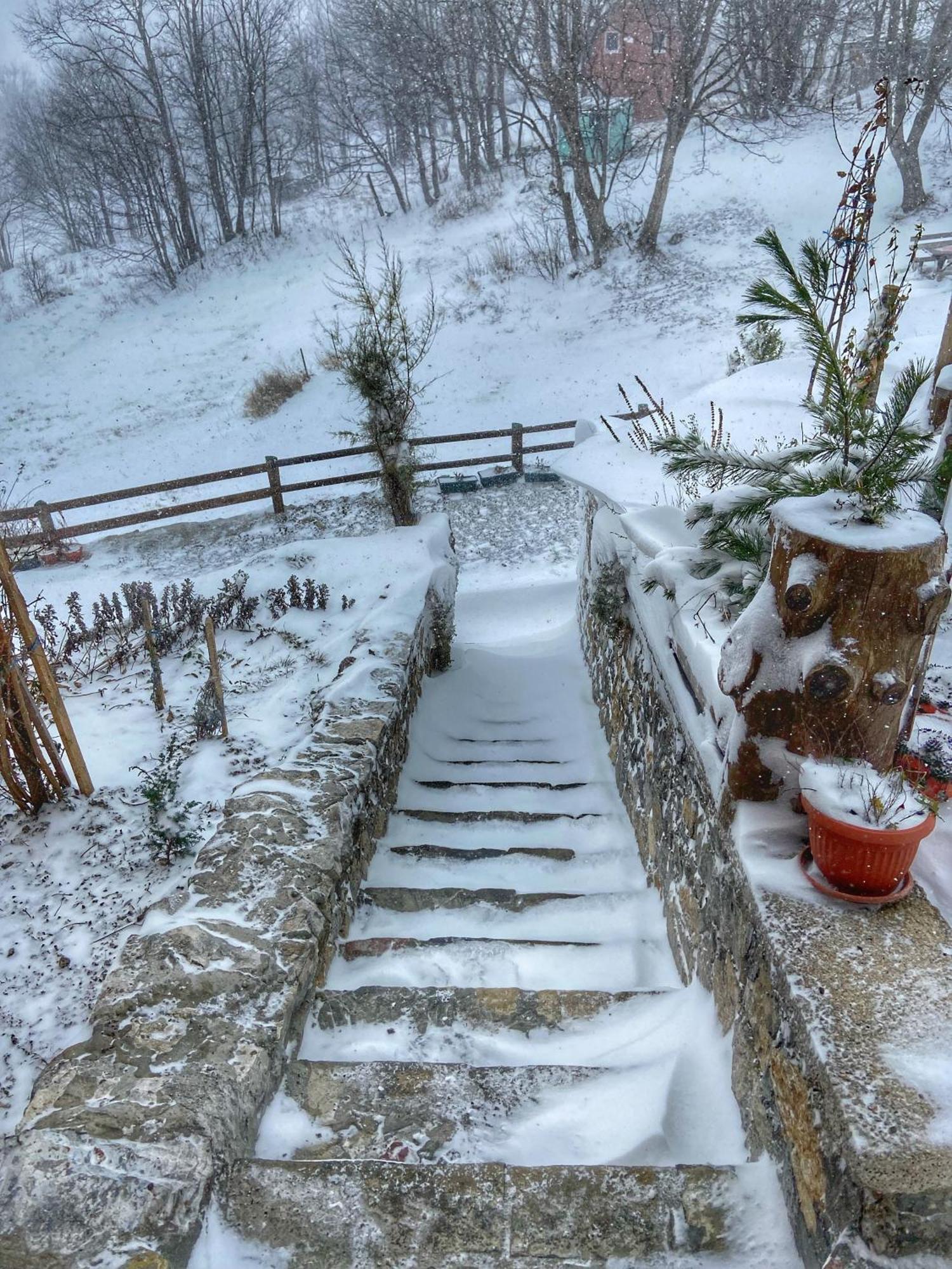 Konak Umoljani Exteriör bild